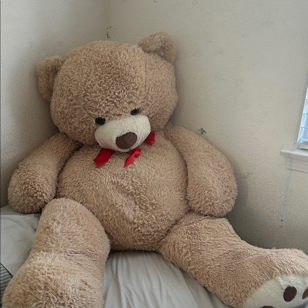 Giant Teddy Bear – 4ft Plush, Like New & Super Soft